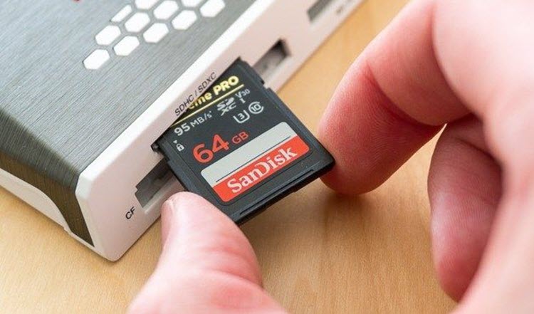 PUT THE CORRUPTED SD CARD IN ANOTHER DEVICE
