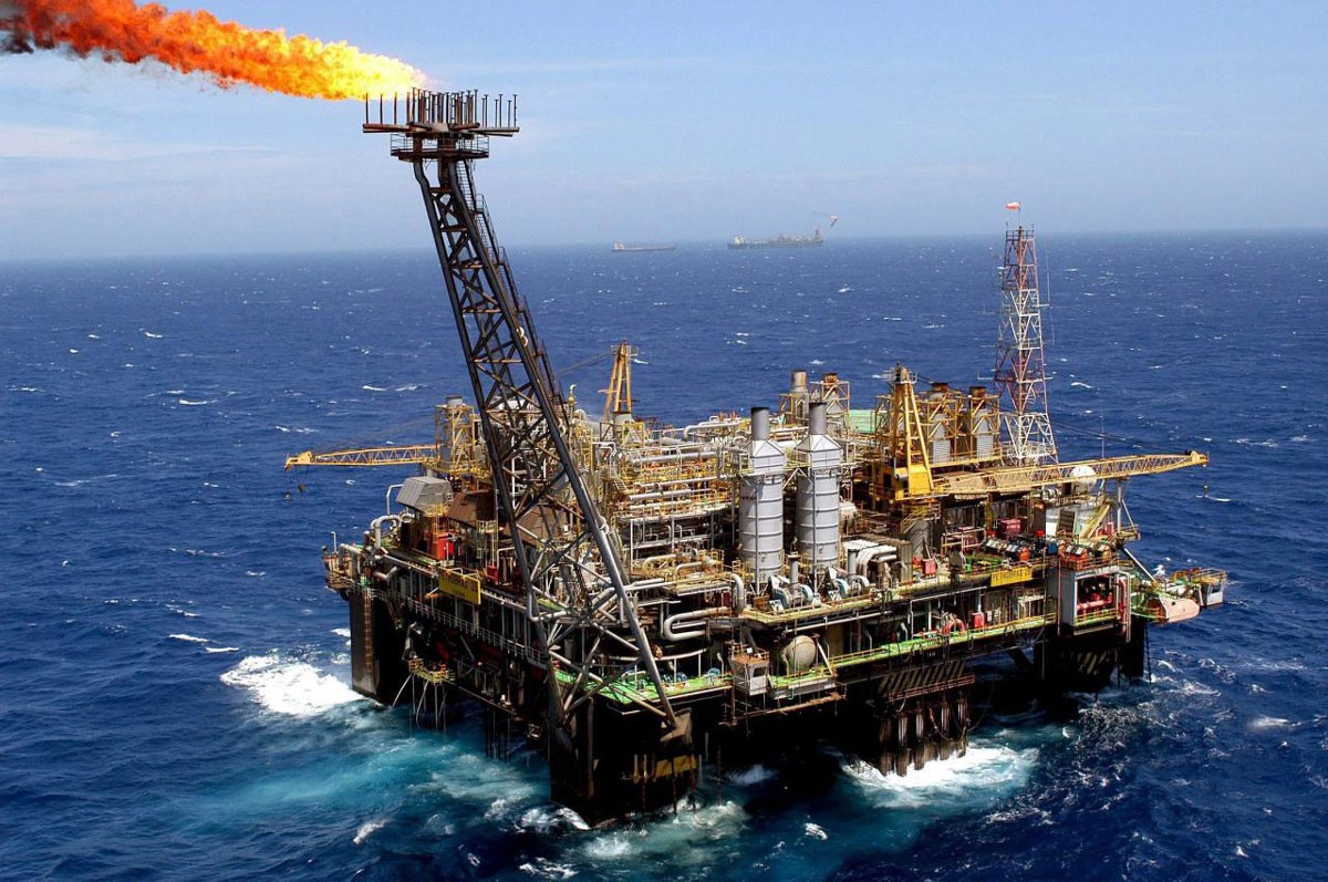 oil production in Angola